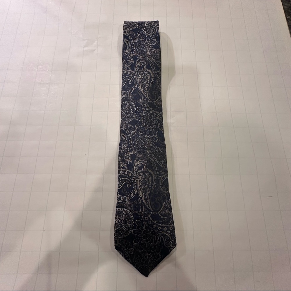Mickeal Kors Men’s Dress Tie Navy and Gray